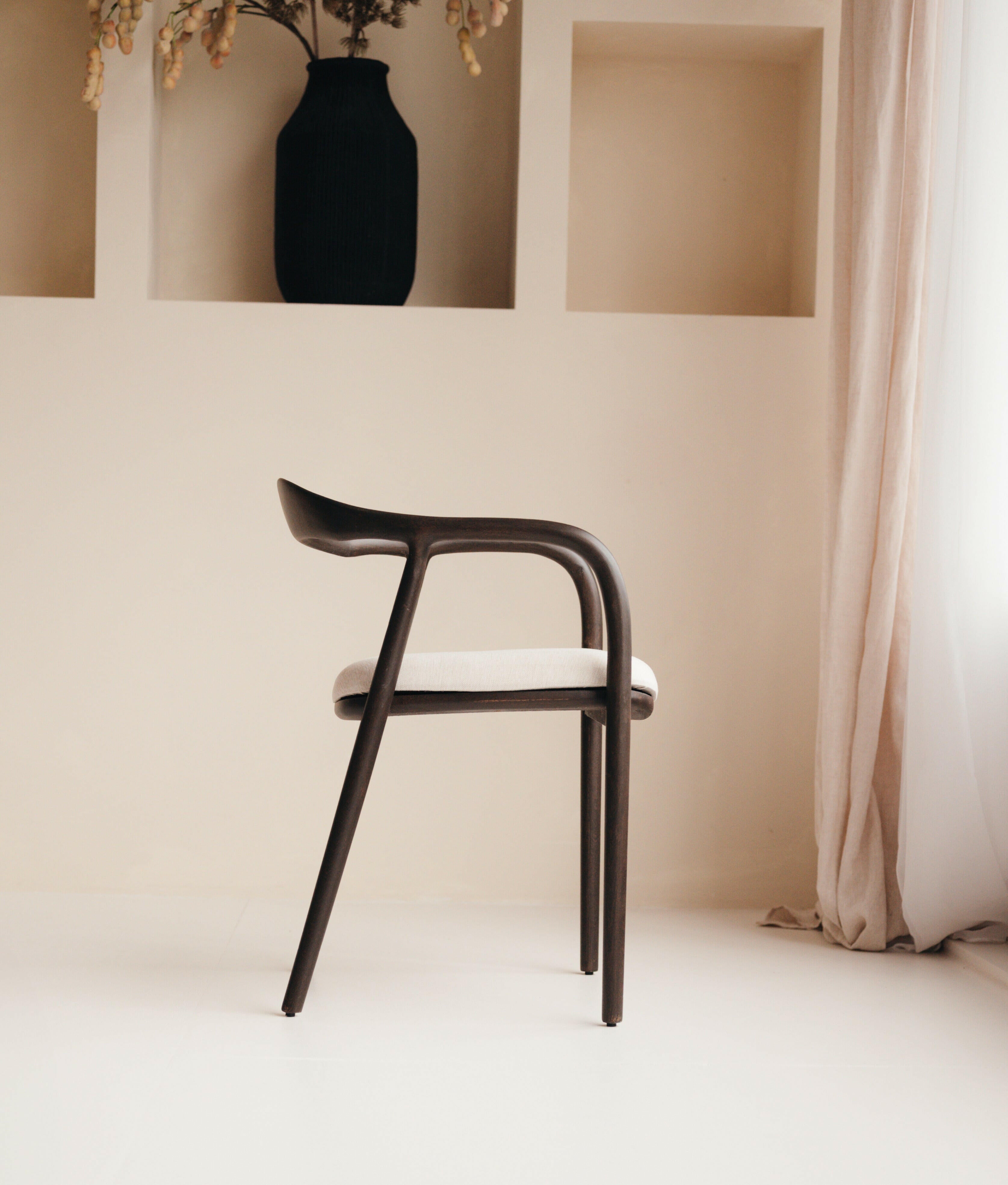 Mokani Esszimmerstühle im skandinavisch-japanischen Design – minimalistisch und elegant