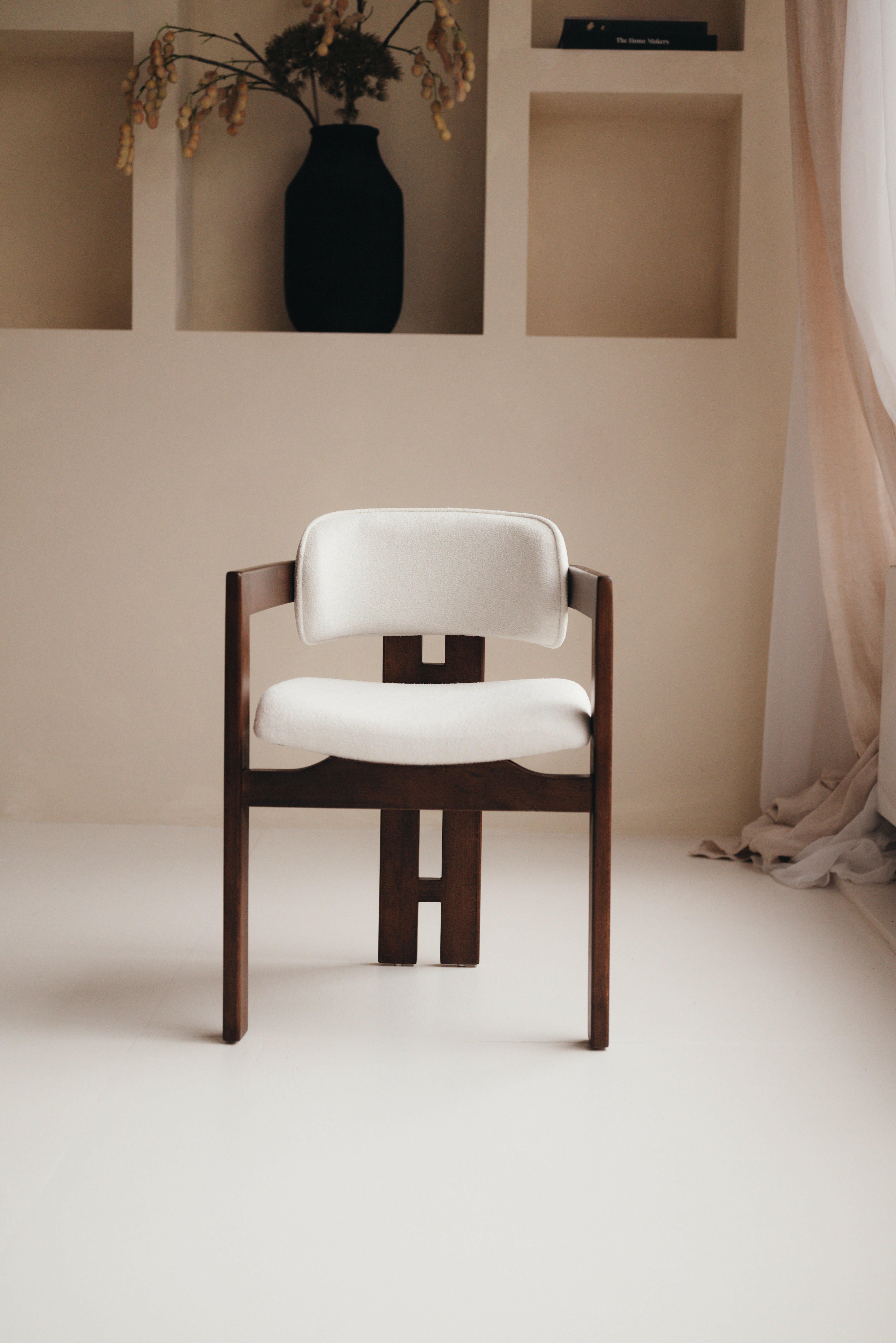 Mokani Japandi Esszimmerstuhl aus Nussbaum im zeitlosen skandinavischen Design