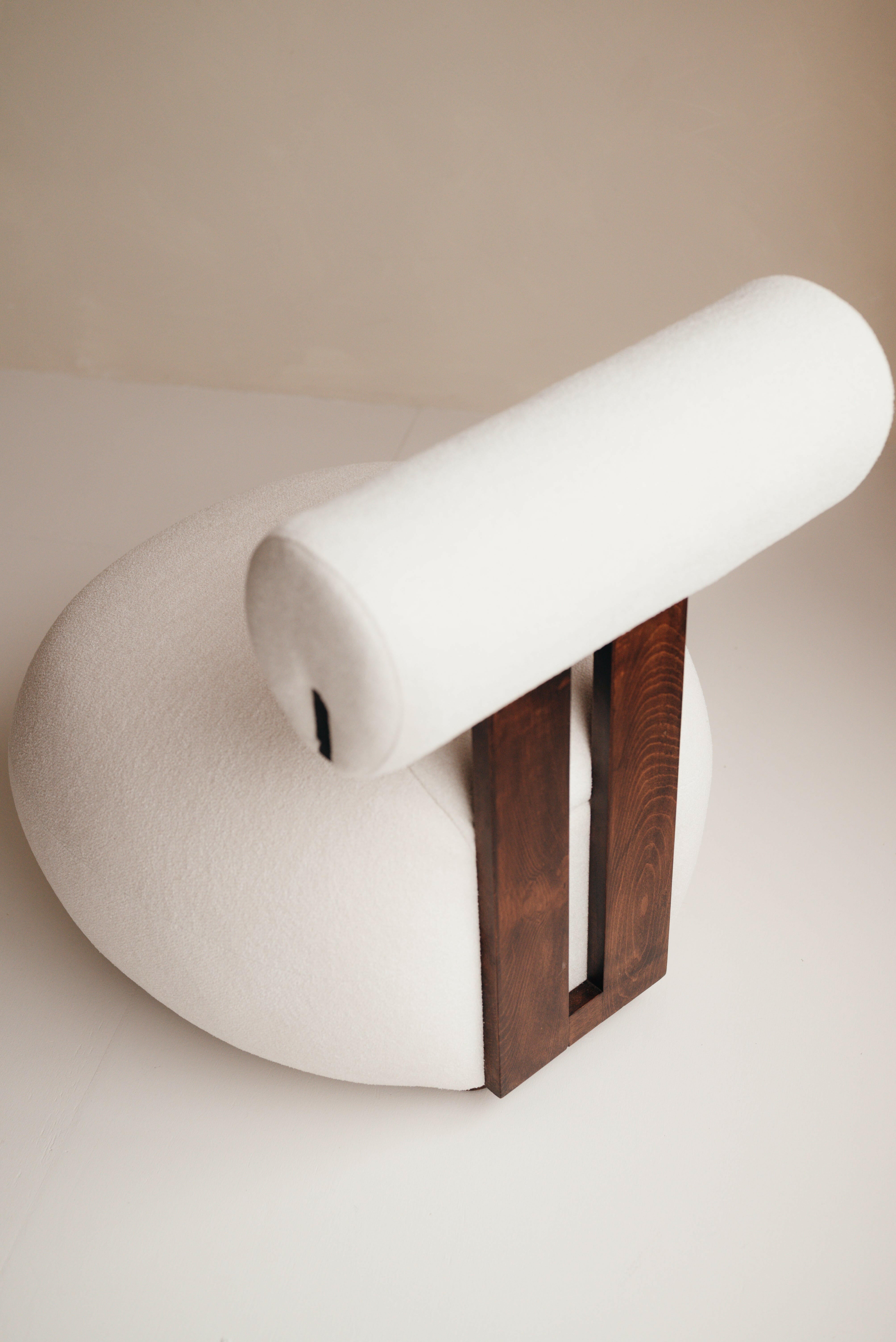 Minimalistischer Mokani Loungesessel im skandinavisch-japanischen Design

